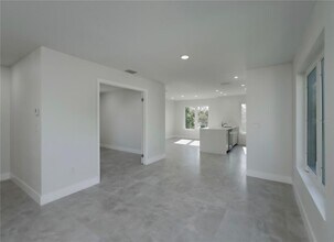 310 Hibiscus St in Tarpon Springs, FL - Building Photo - Building Photo