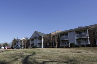 Heatherwood Apartments in Anderson, SC - Building Photo - Building Photo