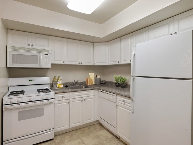 Twin Ridge Apartments I in Baltimore, MD - Foto de edificio - Building Photo