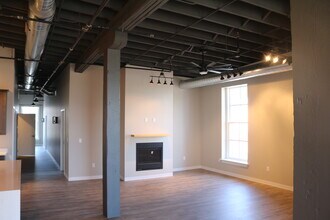 628 Washington St, Unit 3rd Floor in Buffalo, NY - Building Photo - Building Photo