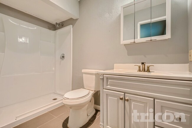 6026 Lakecrest Dr in Garland, TX - Building Photo - Building Photo