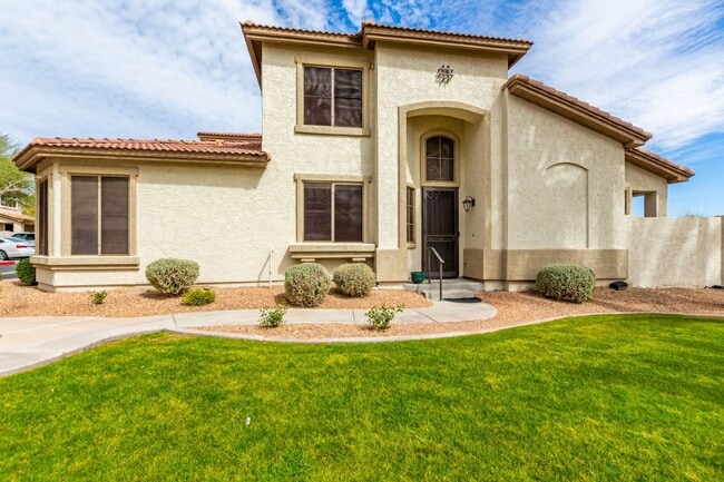 1024 E Frye Rd in Phoenix, AZ - Building Photo - Building Photo