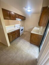 913 Nimrod Ct in Bakersfield, CA - Building Photo - Building Photo
