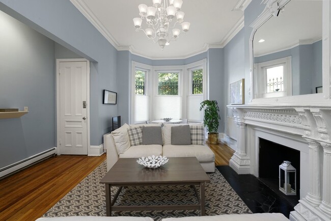 property at 74 W Rutland Sq