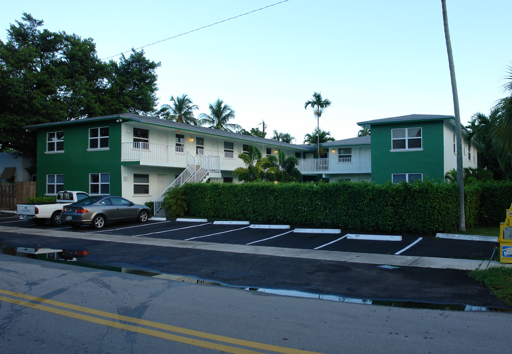 417 NE 17th Ave in Fort Lauderdale, FL - Building Photo