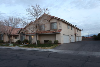 Rainbow Gardens in Las Vegas, NV - Building Photo - Building Photo