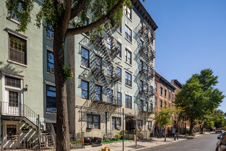 411 E 118th St in New York, NY - Building Photo - Primary Photo