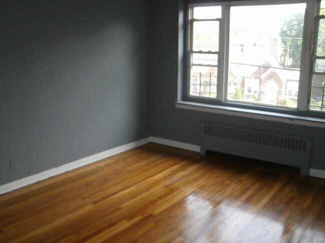 5301 Glenwood Rd in Brooklyn, NY - Building Photo - Building Photo