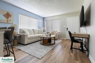 5704 W Thomas Rd in Phoenix, AZ - Building Photo