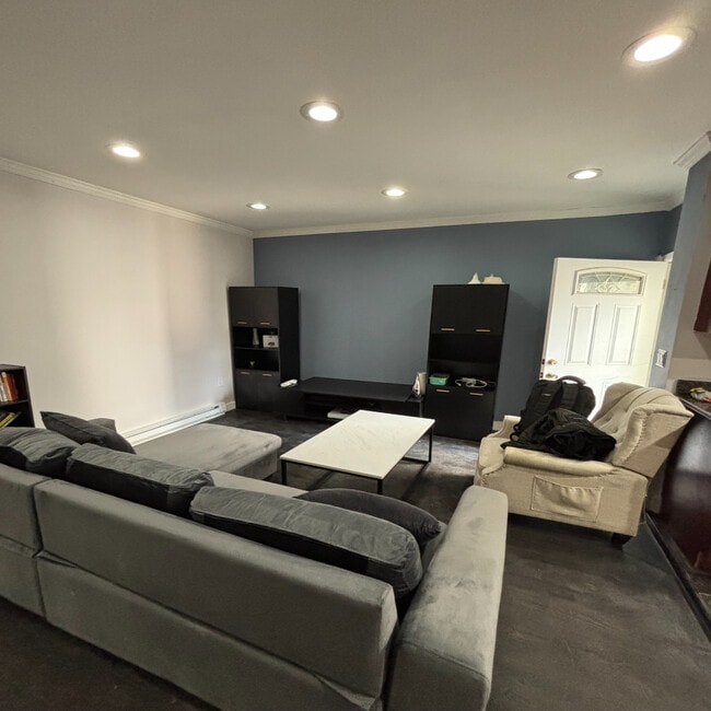 25 Gelston Ave, Unit 1 in Brooklyn, NY - Building Photo - Building Photo