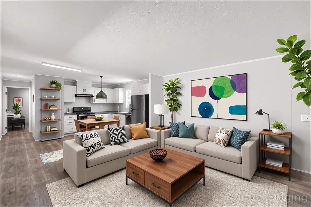 741 Elmdale Ln in Almont, MI - Building Photo