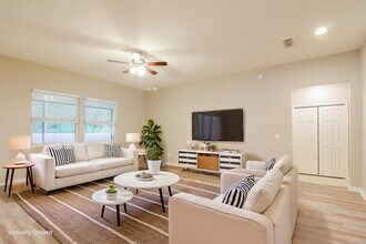 1571 Creek Point Blvd in Jacksonville, FL - Building Photo - Building Photo