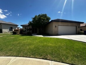 11109 Wilkesboro Ct in Bakersfield, CA - Building Photo - Building Photo
