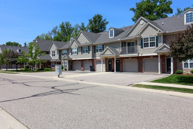 11391 N Woods Dr in Shelby Township, MI - Building Photo - Building Photo