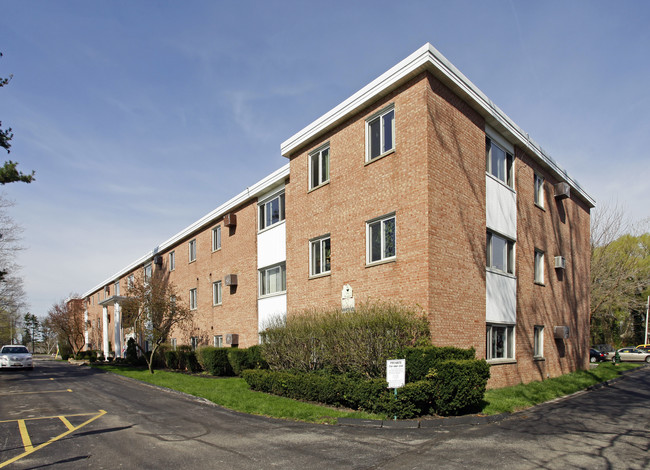 Blake House in Cleveland, OH - Foto de edificio - Building Photo