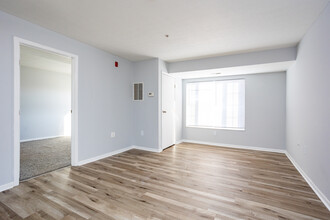 Somerset Place Apartments in Columbus, OH - Foto de edificio - Interior Photo