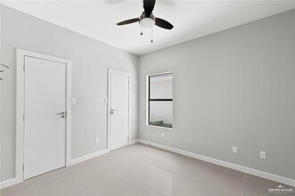 2013 Stardust Ln-Unit -D in Edinburg, TX - Building Photo - Building Photo