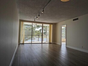 3150 N Course Ln in Pompano Beach, FL - Building Photo - Building Photo