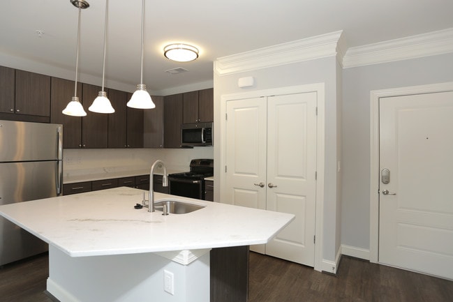 Aqua on 25th in Virginia Beach, VA - Building Photo - Interior Photo