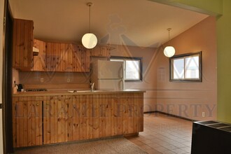 459 N Cedar St in Laramie, WY - Foto de edificio - Building Photo