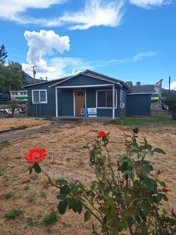 280 A St in Ashland, OR - Building Photo - Building Photo