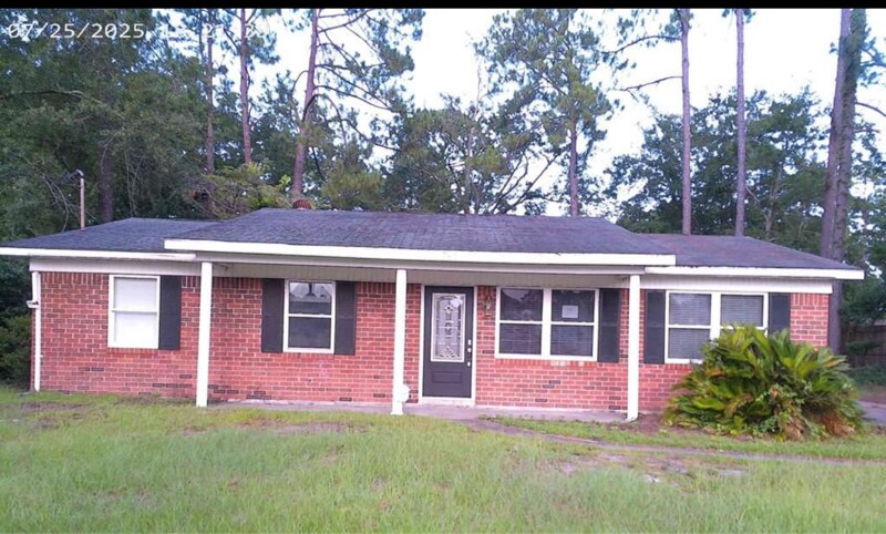 989 Sunset Blvd in Jesup, GA - Building Photo