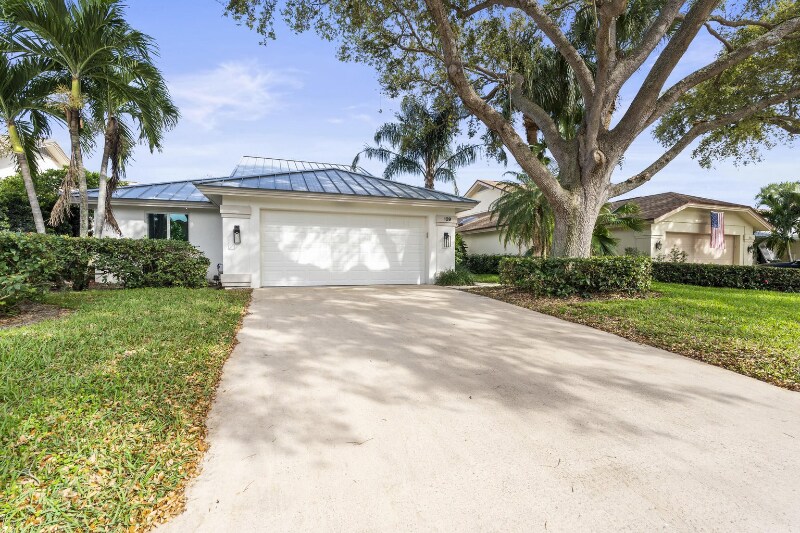 109 Harbourside Cir in Jupiter, FL - Building Photo