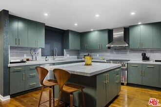 9318 Warbler Way in Los Angeles, CA - Building Photo - Building Photo