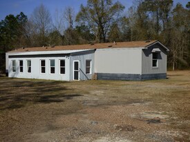 544 Allie Payne Rd in Orange, TX - Building Photo