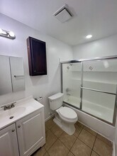 38560 Larkin Ave, Unit 4 in Palmdale, CA - Building Photo - Building Photo