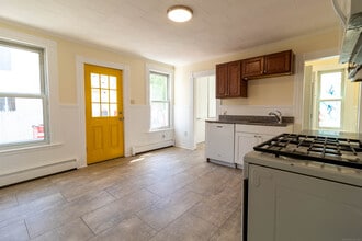62 Lincoln Ave in Torrington, CT - Building Photo - Building Photo