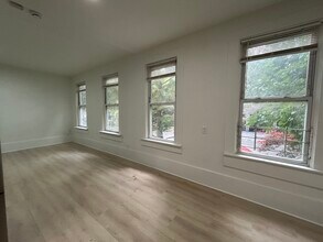 2301 N Leavitt St, Unit 2RR in Chicago, IL - Foto de edificio - Building Photo
