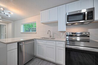 4013 Ranch St in Houston, TX - Building Photo - Building Photo