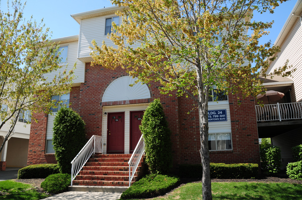 Harbortown Terrace Apartments in Perth Amboy, NJ
