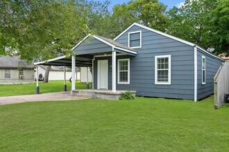 810 15th Ave N in Texas City, TX - Building Photo - Building Photo