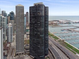 155 N Harbor Dr in Chicago, IL - Building Photo