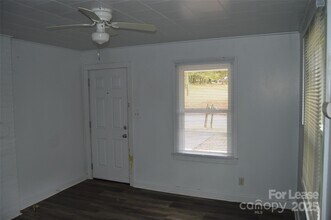 511 S Elm St in Statesville, NC - Building Photo - Building Photo