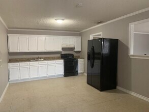 3413 Pine St in Laredo, TX - Building Photo - Building Photo