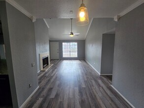 1860 White Oak Dr in Houston, TX - Building Photo - Building Photo