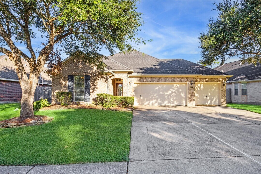 6151 Galloway Ln in League City, TX - Building Photo