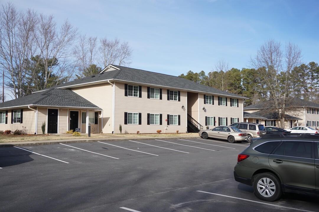 The Village at Baldwin Court in Cornelia, GA - Foto de edificio