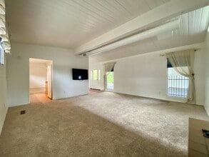 930 Reddy Ave in Medford, OR - Building Photo - Building Photo