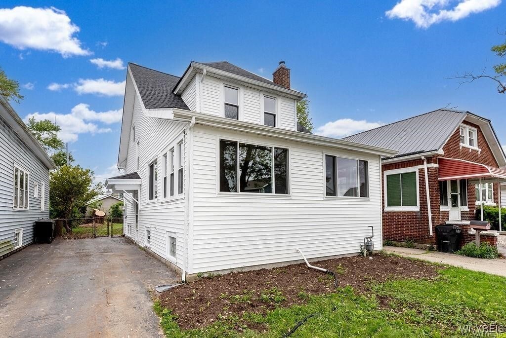 52 Hawthorne Ave in Buffalo, NY - Building Photo