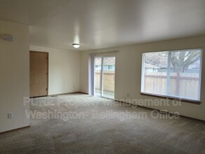 413 Rowland Rd in Sedro Woolley, WA - Building Photo - Building Photo