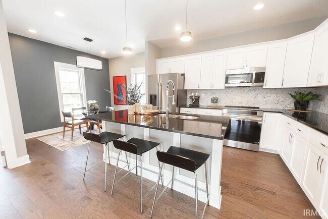 property at 1550 S Piazza Dr