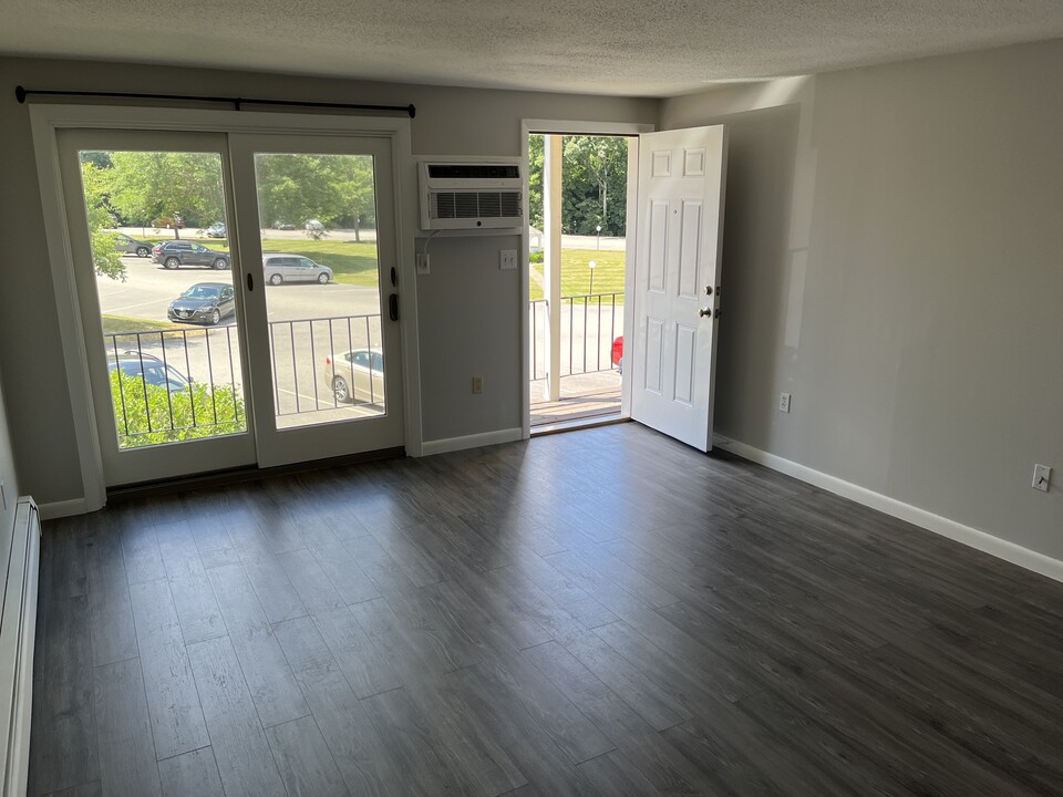 808 Cocheco Ct, Unit 808 Cocheco Court in Dover, NH - Building Photo