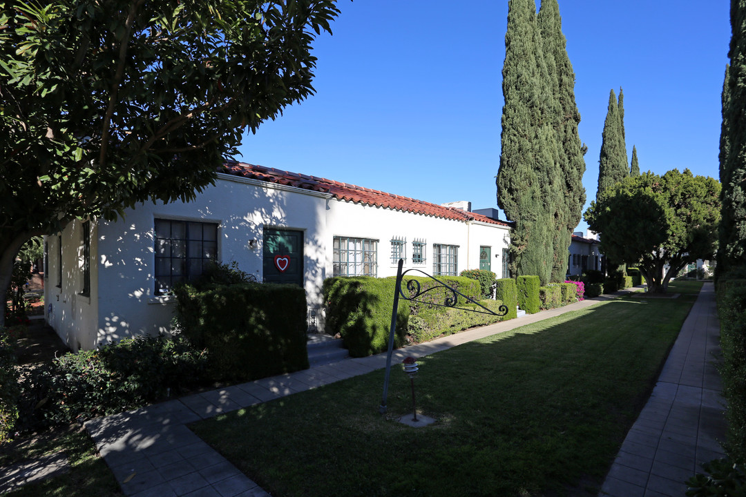 Las Casitas Apartments in Santa Ana, CA - Building Photo