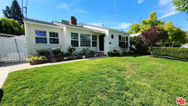 4777 Firmament Ave in Los Angeles, CA - Foto de edificio - Building Photo