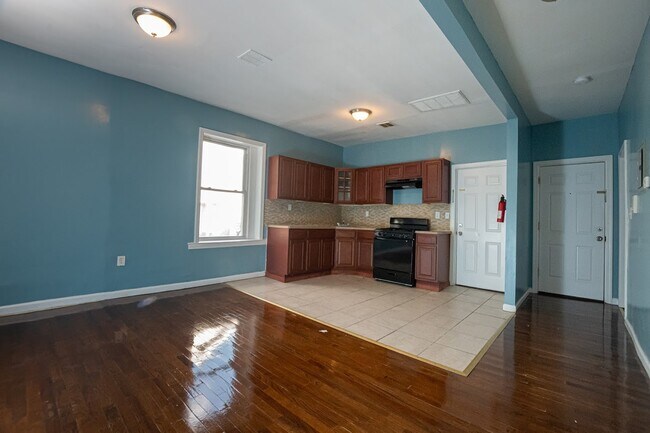 183 W Bigelow St in Newark, NJ - Building Photo - Building Photo