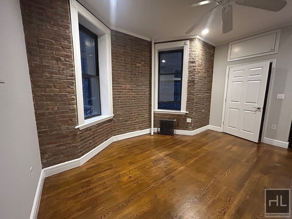 E 18TH ST. in New York, NY - Building Photo